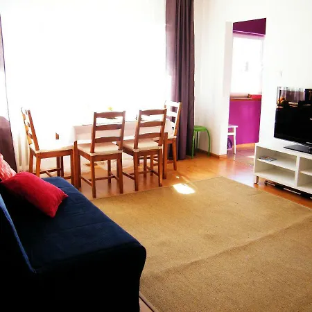 Bukowska Apartment *